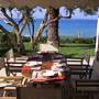 Menigos AB4G no50 Beachfront 2 Bdr Apt