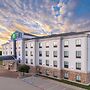 Holiday Inn Express And Suites Denton North by IHG