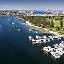 Pier 21 Riverside Apartment Hotel