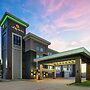 La Quinta Inn & Suites by Wyndham Denton - University Drive