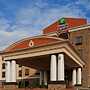 Holiday Inn Express Hotel & Suites Fulton by IHG