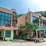 Sunny Junny Pension