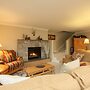 Upscale 3BR Topnotch Overlook