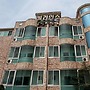 Billions Motel