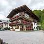 Spacious Apartment in Saalbach-hinterglemm near Ski Area