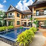 Bright Luxury Villa W Garden Pool & Sauna