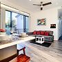 2nd Story Masterpiece In Venice Beach 4 Bedroom Home by RedAwning