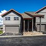 97A Exceptional Views, 4 BR, Central Location by RedAwning