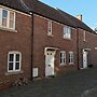 2 Crown Barton - Glastonbury