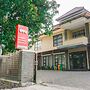OYO 1740 Tekmira Residence Supratman Syariah