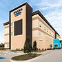 Days Inn & Suites by Wyndham Beaumont West / I-10 & Walden