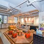 No. 8 Art Hotel