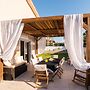 Gorgeous Villa with Garden - Stavros Beach