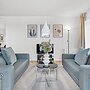 Two-bedrooms Apartment With Amazing View and Sunny Balcony Next to Roy