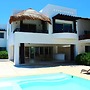 Iz Cay Luxury Ocean Front Villa