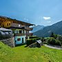 Cozy Apartment With Mountain Views