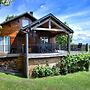 Cozy & Luxurious Chalet with Sauna, Hot Tub, Large Garden, Covered Ter