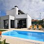 Lavish Villa in Foz do Arelho With Private Swimming Pool