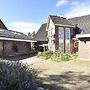 4 Room Holiday Apartment with Garden near Lake
