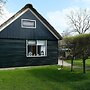 Cozy House with a Boat near Giethoorn & Weerribben Wieden National Par