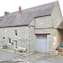 Vintage Holiday Home in Couvin near River