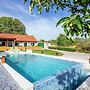 Lovely Holiday Home With Private Infinity Pool