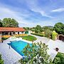 Lovely Holiday Home With Private Infinity Pool