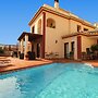 1033 Villa Laura