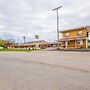 OYO Travelier Motel