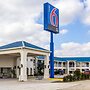 Motel 6 Seguin, TX