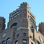 The Tudor Arms Hotel Cleveland - a DoubleTree by Hilton