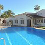 Charming Villa With Private Pool and air Conditioning, Near the Beach