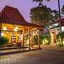 SMV - garden - 5-BR · 5BR Garden Villa Walk to Beach and Shops Legian