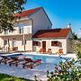 Lovely Holiday Home in Stankovci With Private Swimming Pool