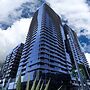 Stylist 2 Bedrooms Apartment With Pool/gym/parking