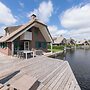 Thatched Villa With a Dishwasher at Giethoorn