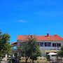 Spacious and Sunny Apartment on Island Rab