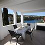 Apartment Located Directly on the Seaside, With Stunning Views and Sea