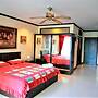 Jomtien Plaza Residence With sea View, spa Shower Bath tub