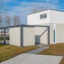 Modern Bungalow With two Bathrooms, Near the Beach