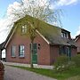 Stylish Thatched Villa with 2 Bathrooms near Giethoorn