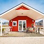 Beautiful Lodge at the Lake and Beach