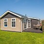 Compact Lodge With an Electric Sloop in Giethoorn