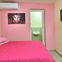 Room in Guest Room - Queen Of Hearts - Rh
