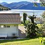 Family Oasis With Lake View-by Traum