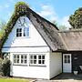 Tranquil Waterfront Cottage-by Traum