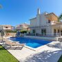 Luxury Villa in Albufeira With Heated Private Pool