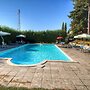 Beautiful Farmhouse with Hot Tub in Umbria