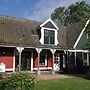 Nicely Decorated Villa with Garden near Sea