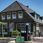 Quaint Holiday Home in Friesland by the Lake